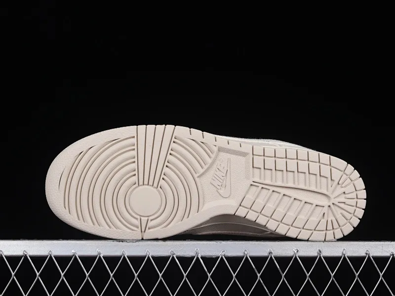 All Categories Nk SB Dunk Series Nk SB Dunk Low Low-top sneakers C version Nk Dunk Low Retro "Light Orewood Brown" Bugs Bunny off-white SB low-top casual sneakers DV0834-100